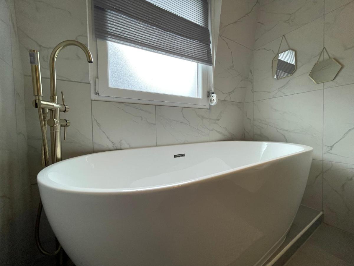 Luxus Apartment Am Fremersberg - Zentral - Mit Sauna & Badewanne 바덴바덴 외부 사진